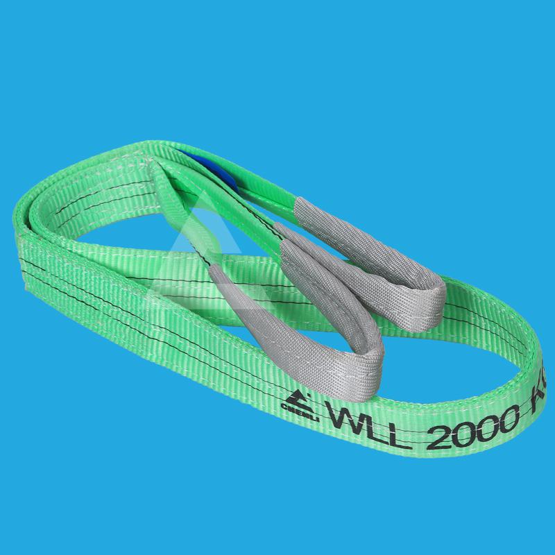 搬家公司用吊裝帶搬運家具