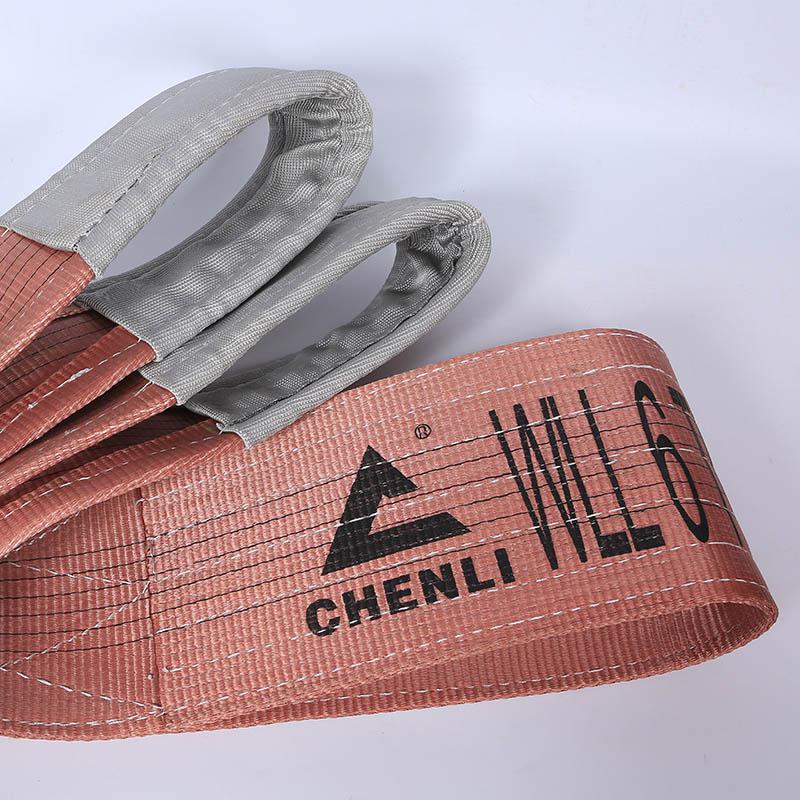 扁平吊裝帶在吊電線桿中的使用