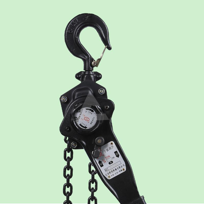 起重手扳葫蘆固定木材的操作步驟